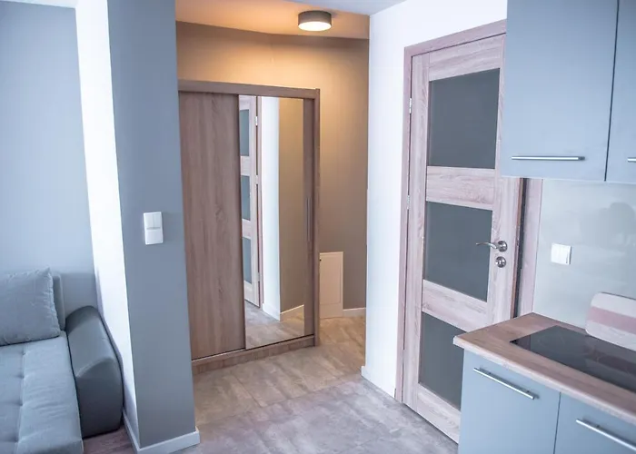 1902 بيت شباب *